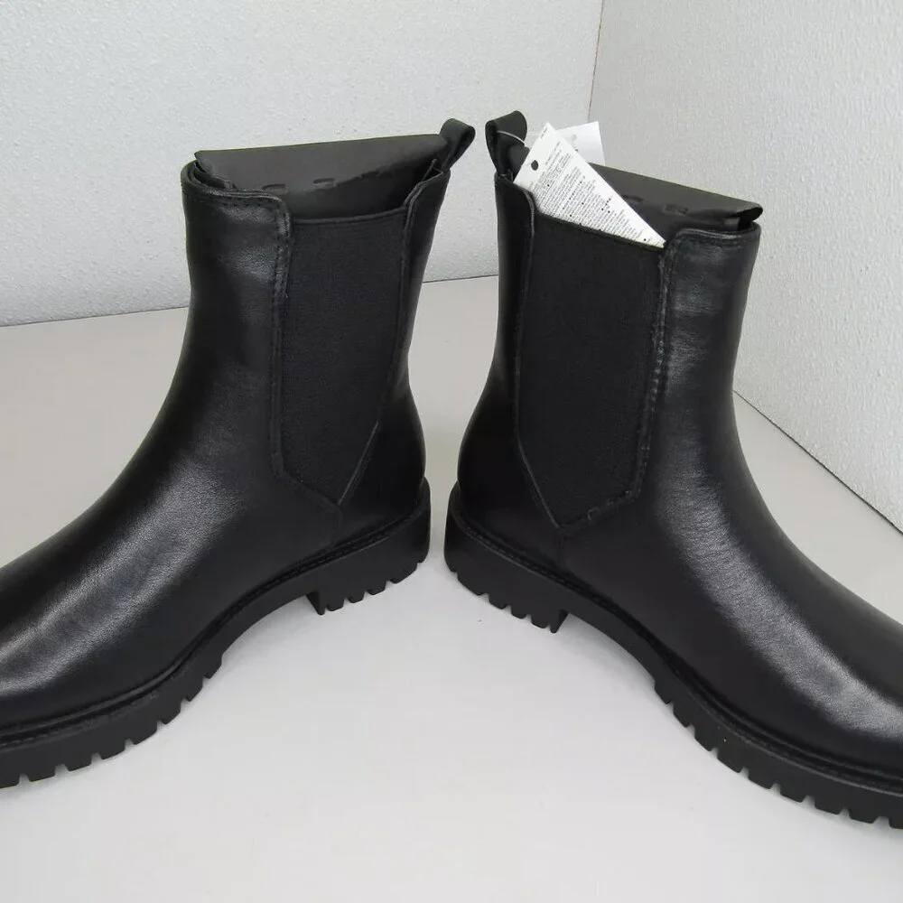 NEW BANANA REPUBLIC Womens Fashion Chelsea Lug Sole Boot Black Leather Size 6
